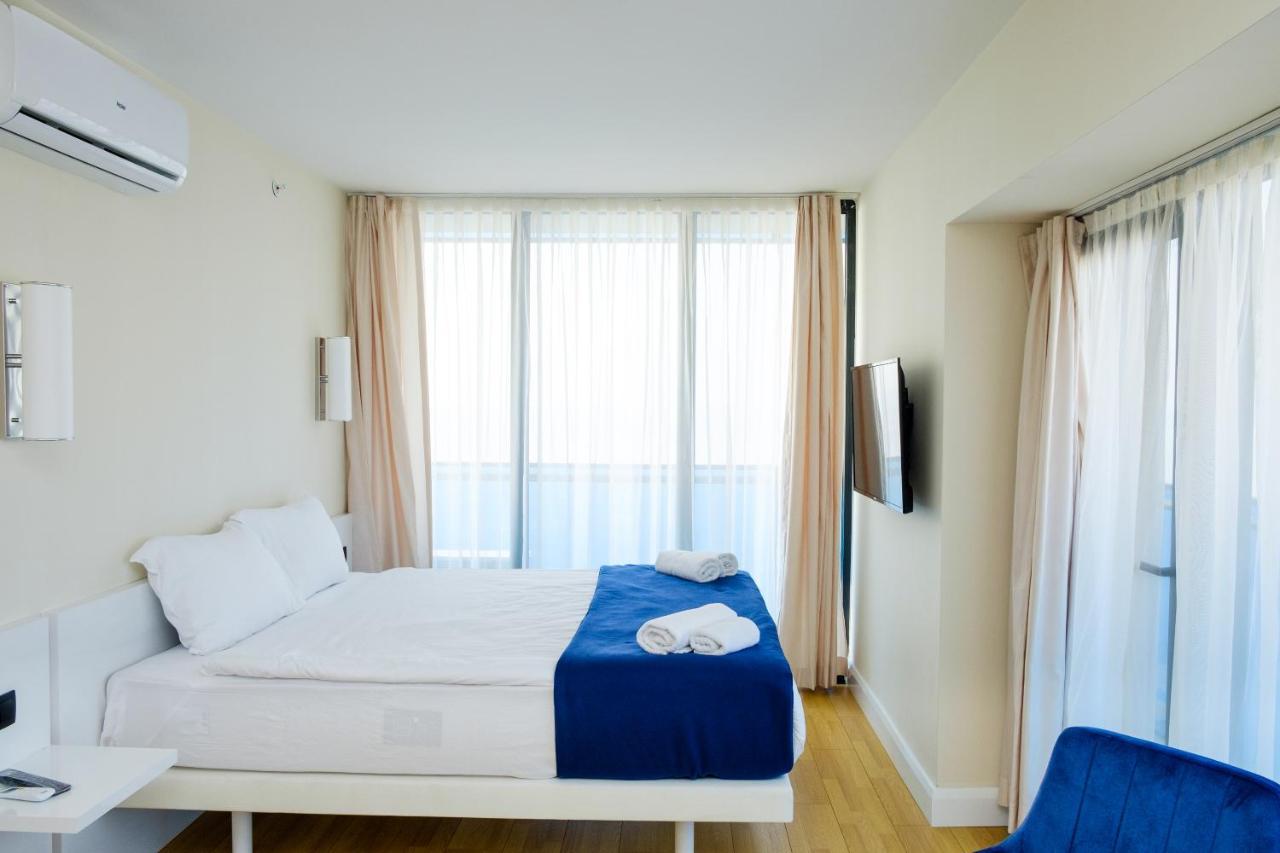 Manco Apartments Batumi Exterior photo